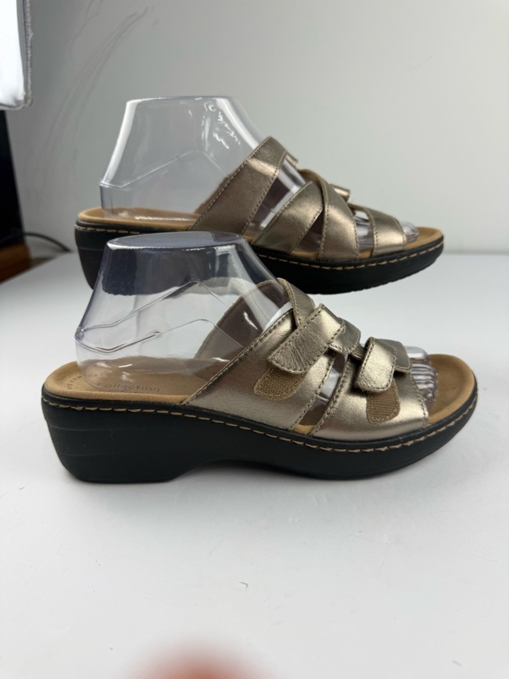 Clarks Collection Womens 8.5 Merliah Karli Gold Leather Wedge Sandals